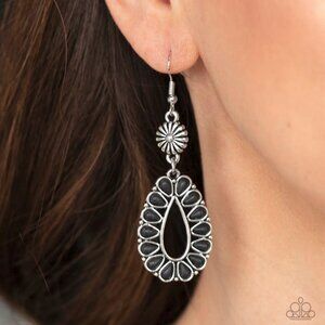 Paparazzi Jewelry Accessories - Stone Orchard - Black Earrings - Vintage